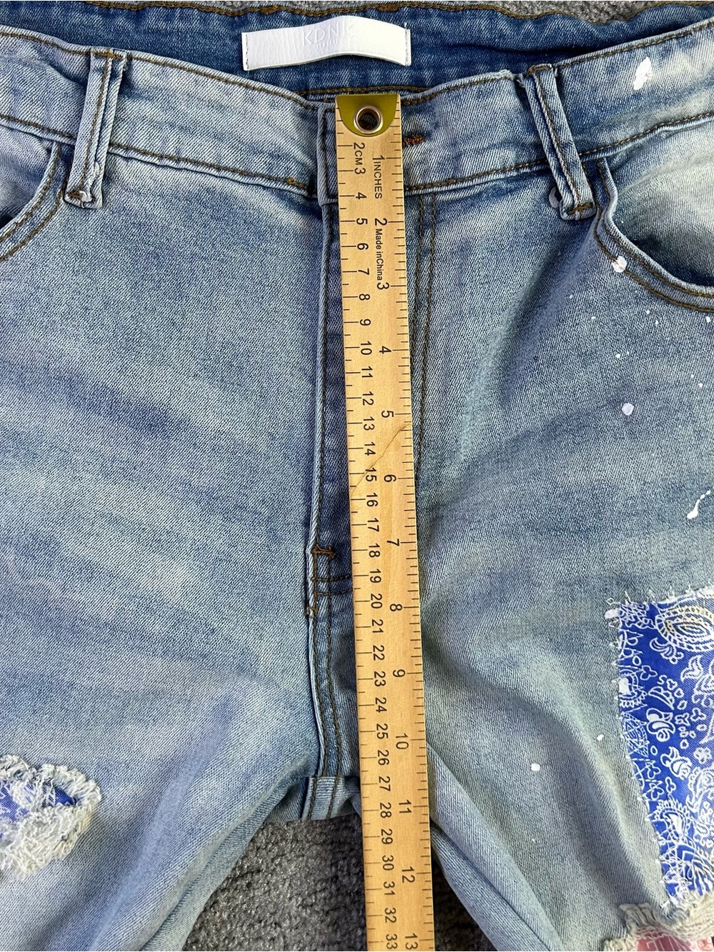 KDNK Designer Jeans Mens 38x32 Blue Skinny Tapered Patches Splatter 1141411 - Picture 11 of 13
